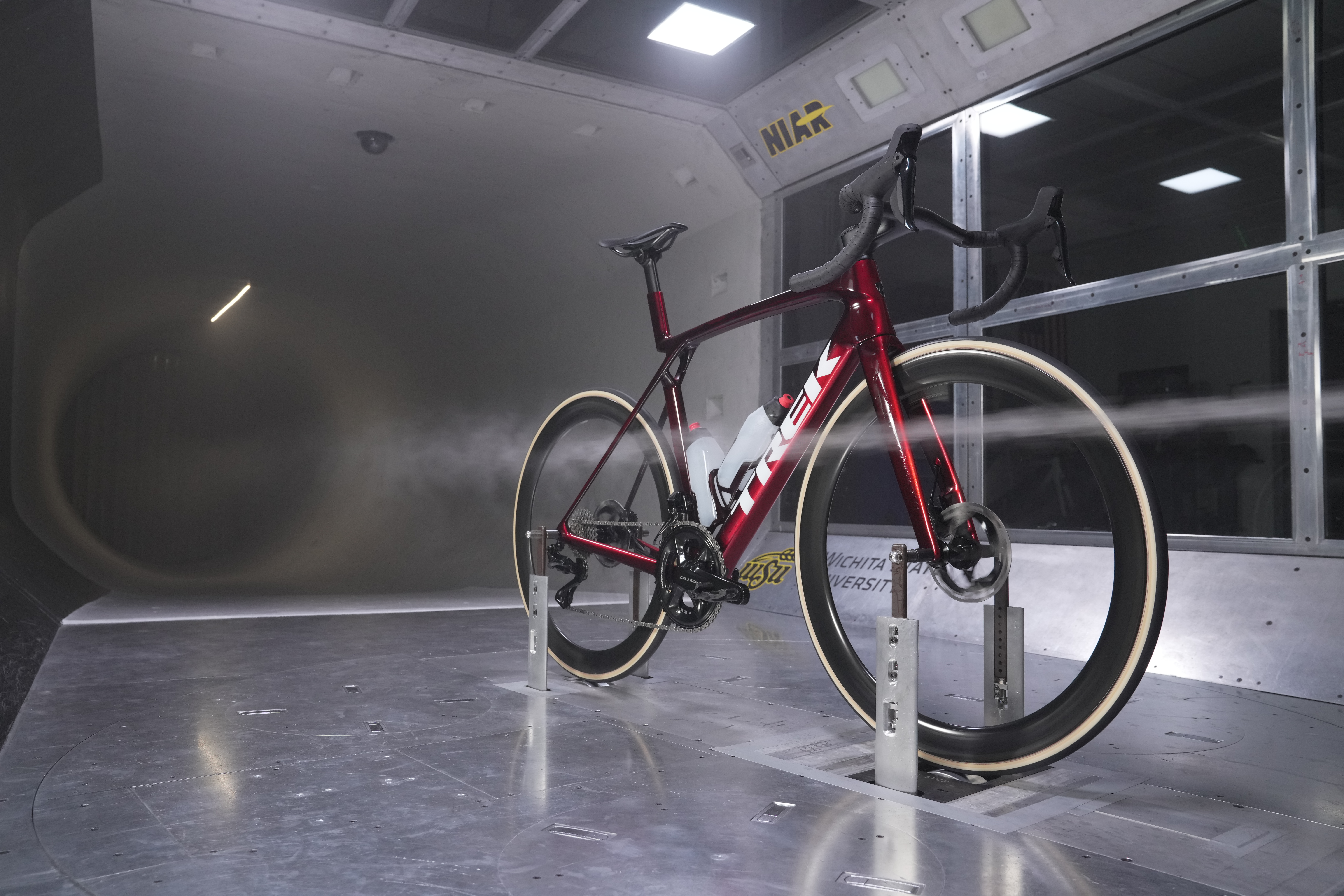 MY25 Madone Gen 8 SL_SLR_Wind_Tunnel_DSC09919